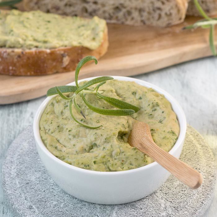 Lehtikaalihummus