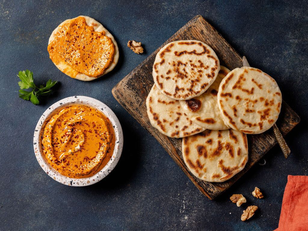 Grillattu flatbread ja muhammara
