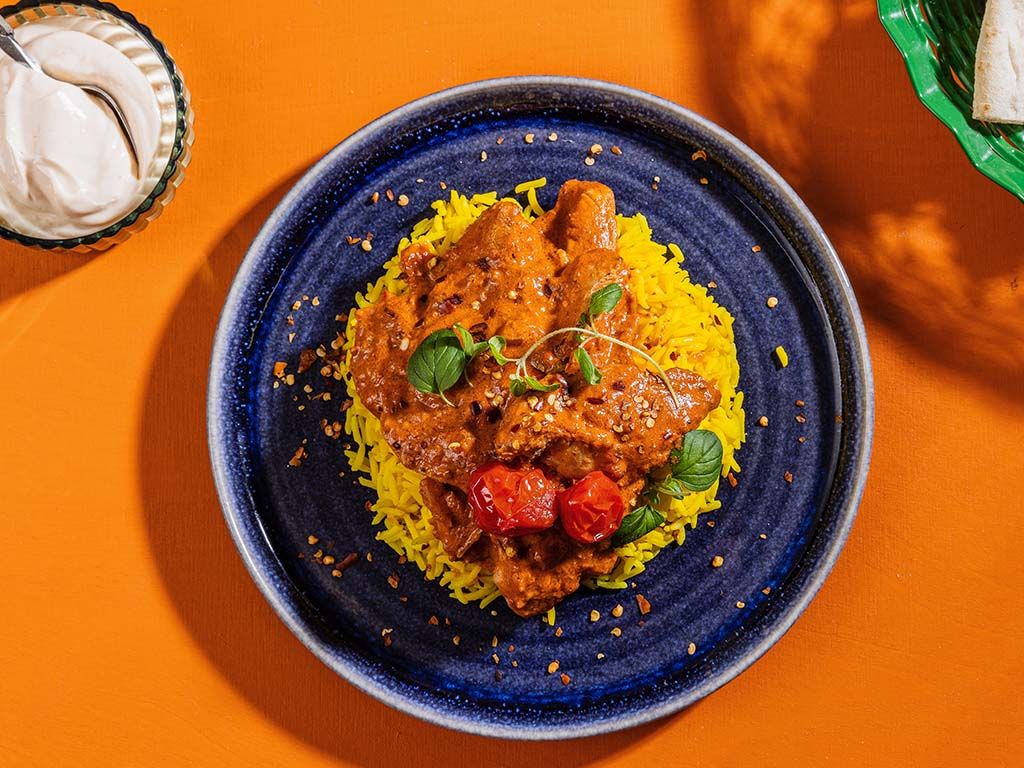 Butter chicken & kurkumalla maustettu basmatiriisi