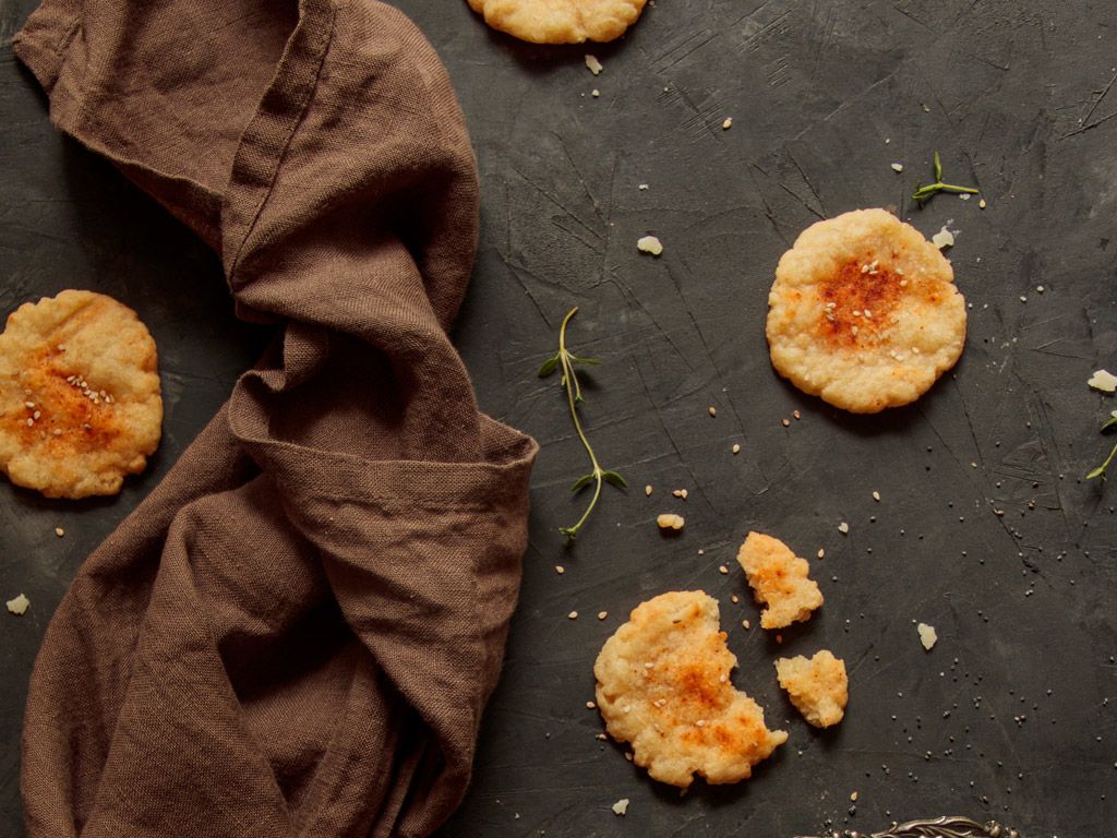 Parmesaani-hunajalastut timjamilla